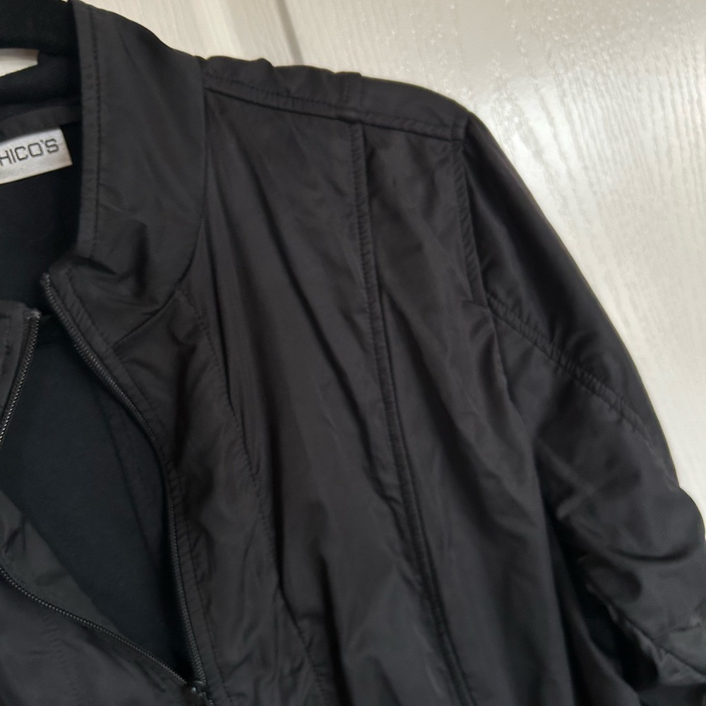 Chico’s black lightweight ruched zip front windbreaker jacket size 2 Large - Picture 6 of 10